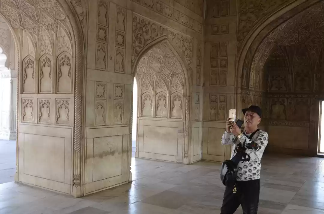 Same Day Agra Tour by Gatimaan Express Train